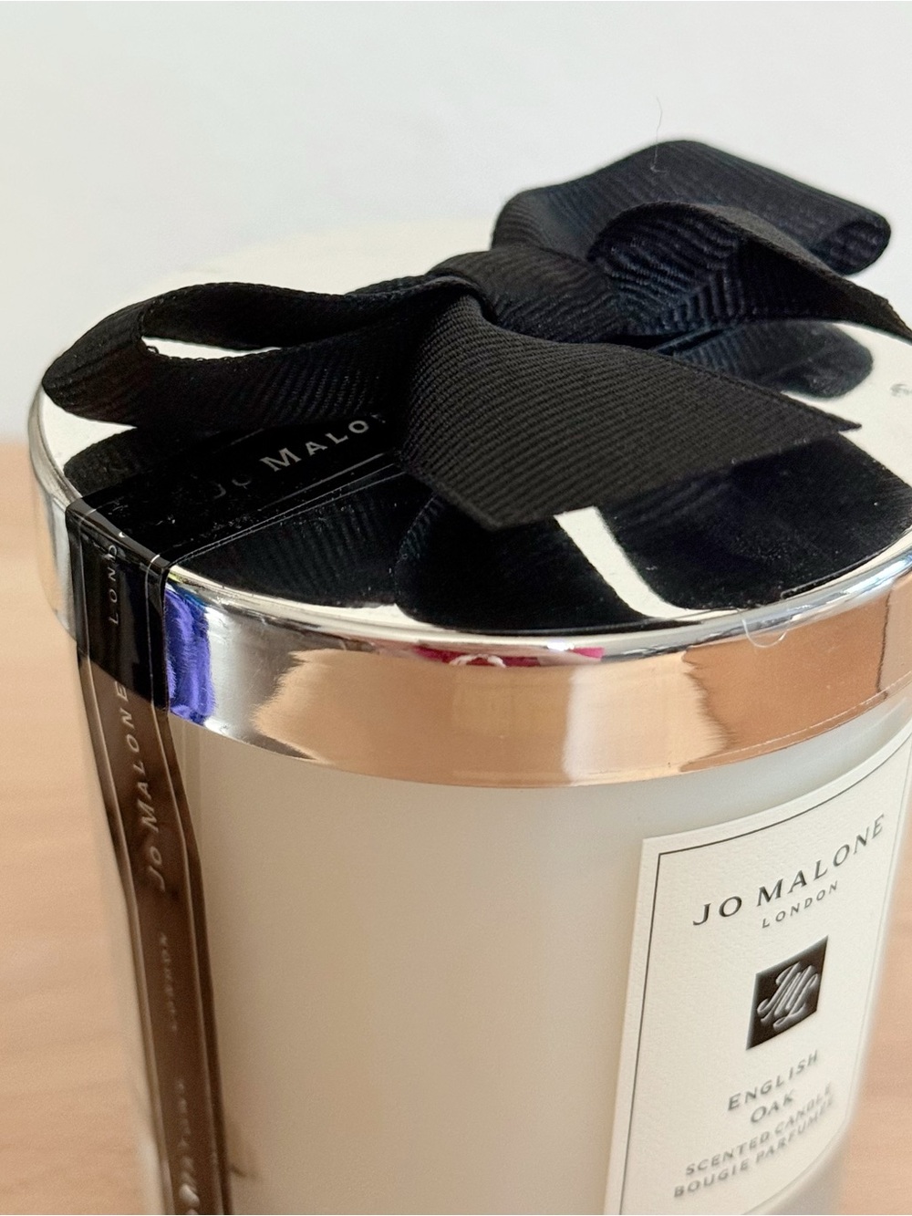 Jo Malone Cream and Silver Scented Candle — Cream with Silver Lid - Picture 5 of 6